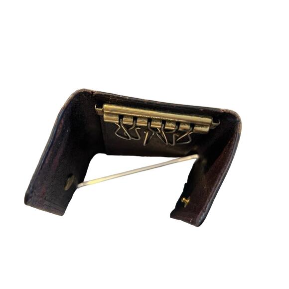 Louis Vuitton Taiga Leather Key Holder (LVXX016) - Picture 5 of 7